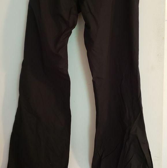 Old navy pants. - Picture 4 of 7